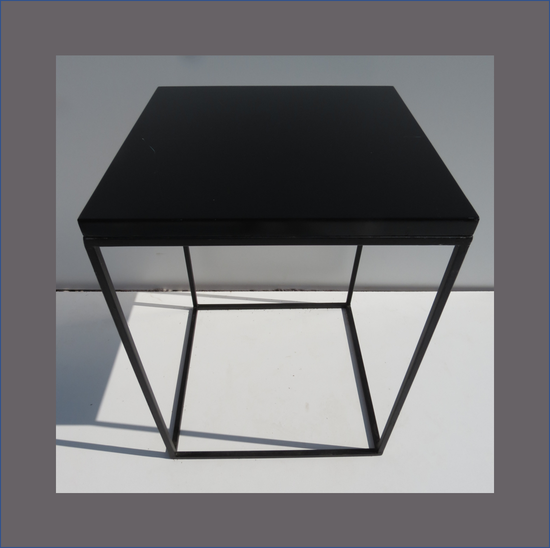 steel-frame-cafe-table