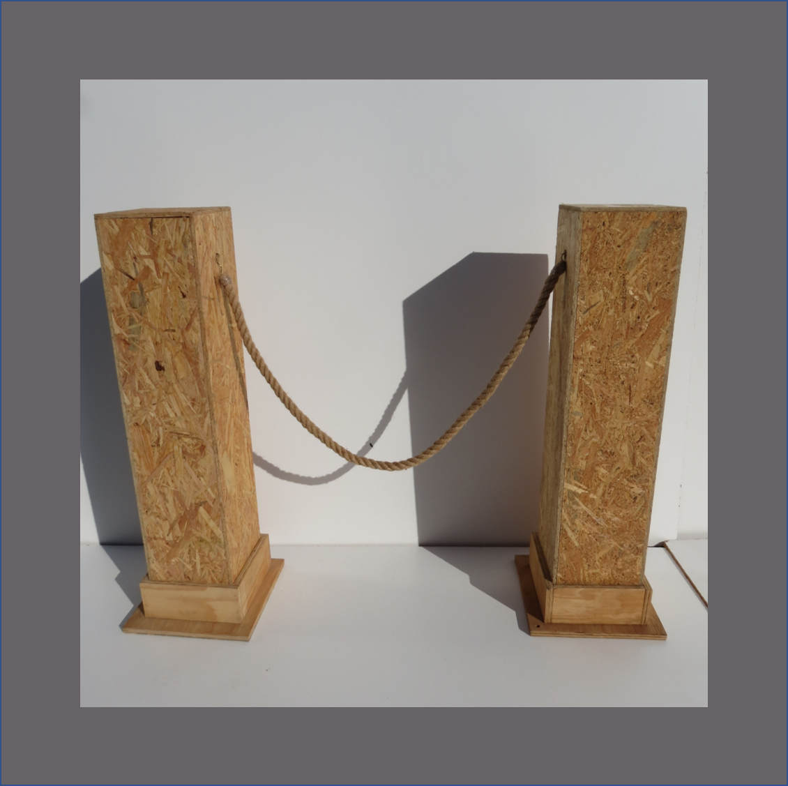 osb-stanchions-with-hessian-rope