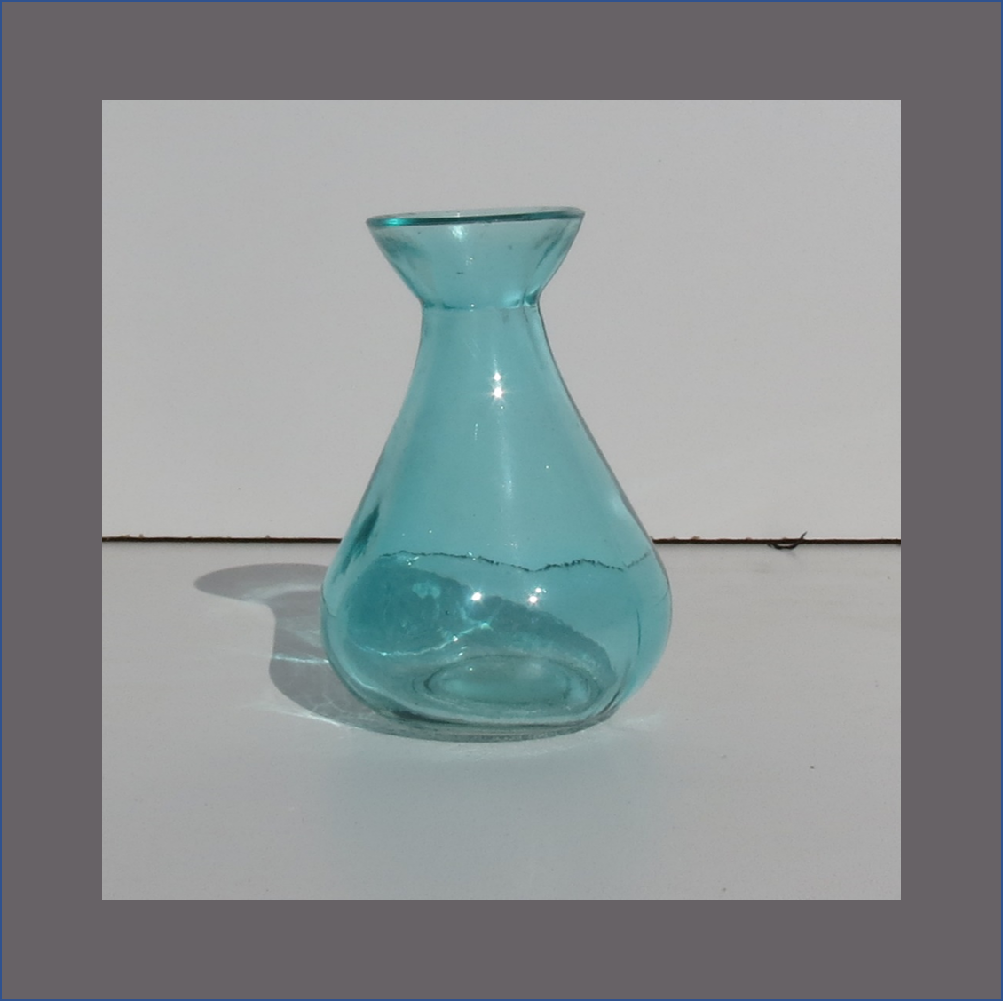 blue-tulip-vase-