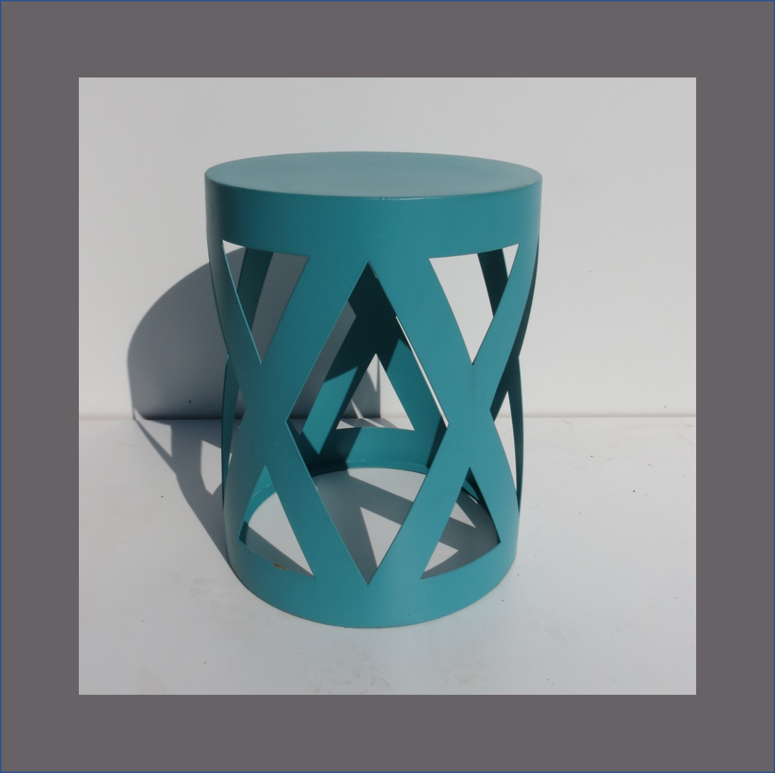 bistro-criss-cross-side-table