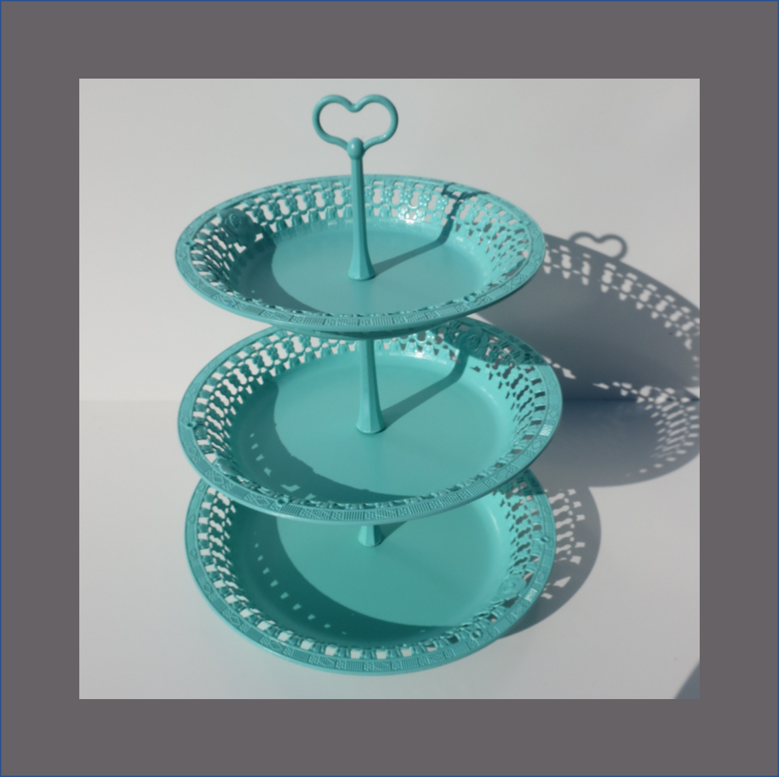 3-layer-heart-cup-cake-stand